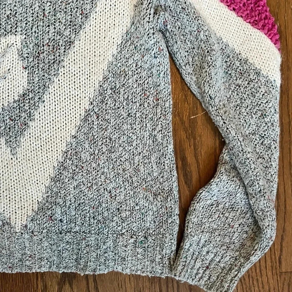 Lilly of California Wool blend Scoop V-Neck textured sweater women’s size Medium - Picture 3 of 9